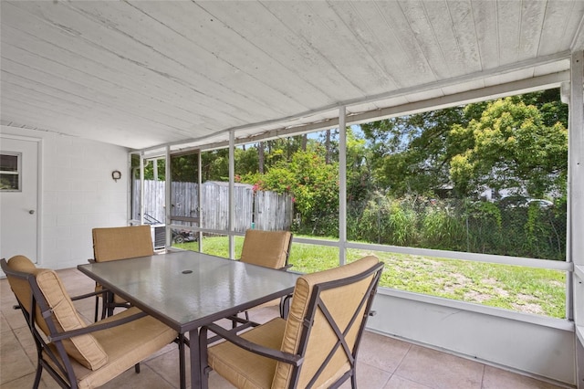 8116 Parrot Dr, Orlando, FL 32825 - sunroom / solarium featuring outdoor dining space