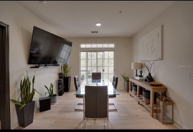 3176 Feltrim Pl Unit 302, Kissimmee, FL 34747 - dining space featuring light wood-style flooring and recessed lighting