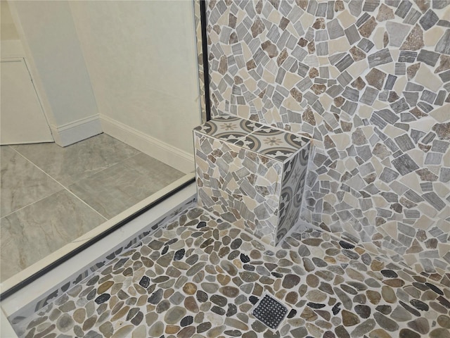 3030 Clubview Dr Unit Ge, Orlando, FL 32822 - full bath with a tile shower and baseboards