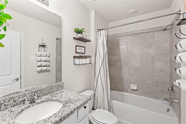 7603 Taormina Way, Clermont, FL 34714 - full bath with vanity, shower / bath combination with curtain, and a textured ceiling