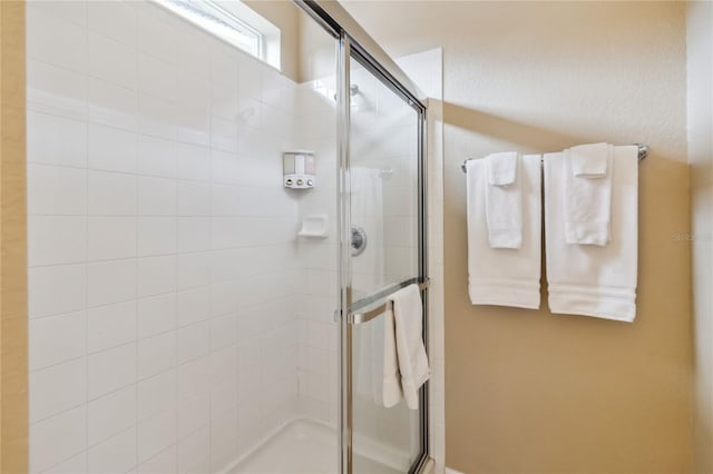 2616 Bowring St, Kissimmee, FL 34747 - bathroom featuring a stall shower