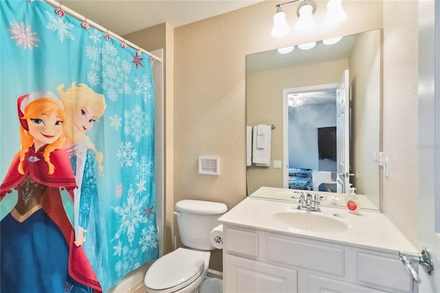 2616 Bowring St, Kissimmee, FL 34747 - full bathroom featuring vanity and a shower with curtain