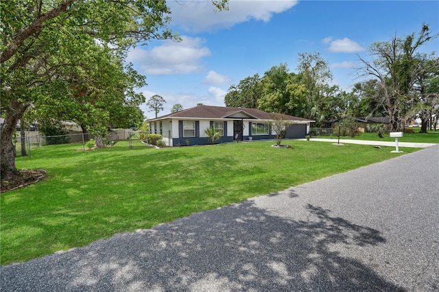 543 Silver Crse, Ocala, FL 34472 - ranch-style home with concrete driveway and a garage