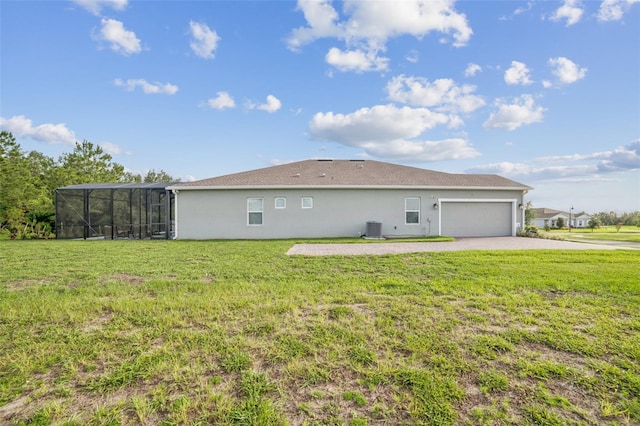 730 Rominger Loop, Apopka, FL 32712 - view of side of property featuring decorative driveway, an attached garage, and a yard