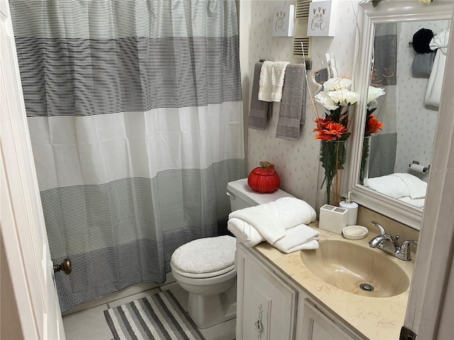 1409 Oak Pl Unit F, Apopka, FL 32712 - full bath with wallpapered walls, vanity, tile patterned floors, and a shower with curtain