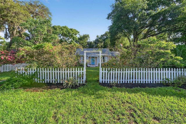 815 E 11th Ave, Mount Dora, FL 32757 - view of fenced yard