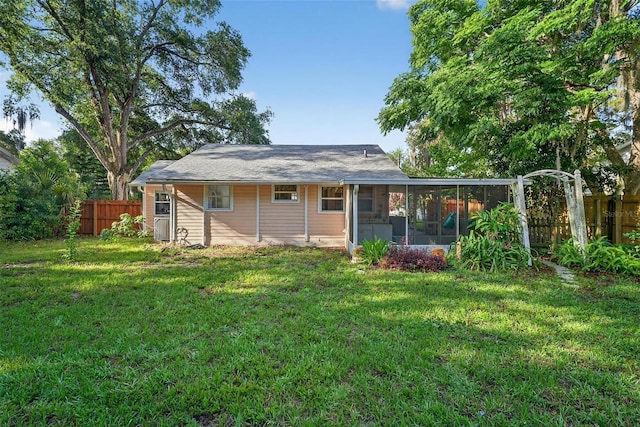 815 E 11th Ave, Mount Dora, FL 32757 - back of property featuring a sunroom