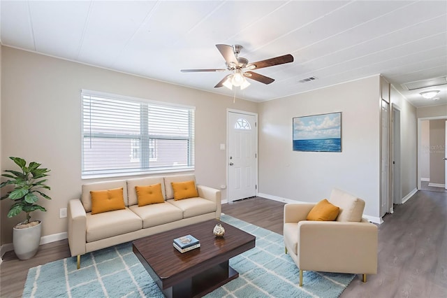 3850 11th Ave S, Saint Petersburg, FL 33711 - living room with wood finished floors and ceiling fan
