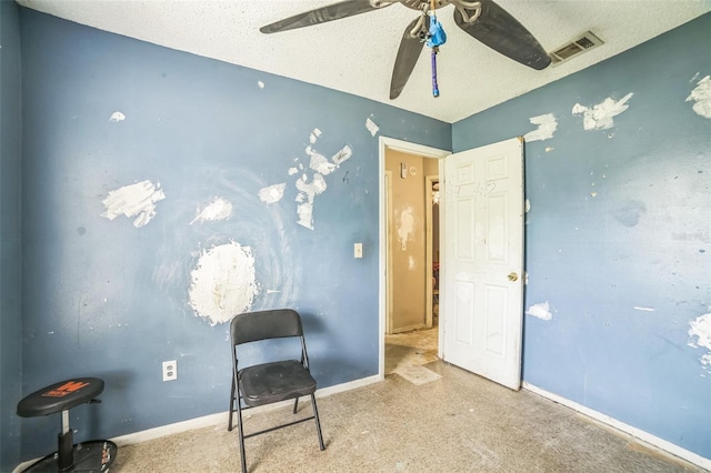 6401 Fortune Ln, Apopka, FL 32712 - sitting room featuring ceiling fan and a textured ceiling