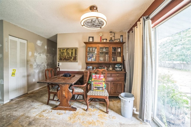 6401 Fortune Ln, Apopka, FL 32712 - office space with a textured ceiling