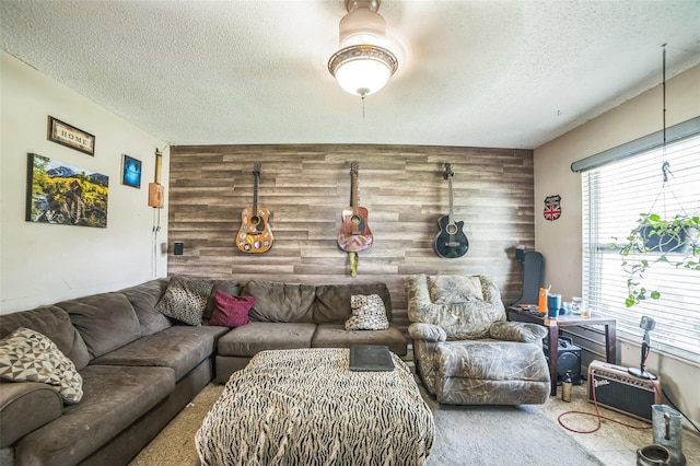 6401 Fortune Ln, Apopka, FL 32712 - carpeted living room with a textured ceiling and an accent wall