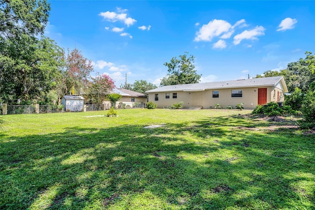 1011 W 13th St, Lakeland, FL 33805 - view of yard with a shed