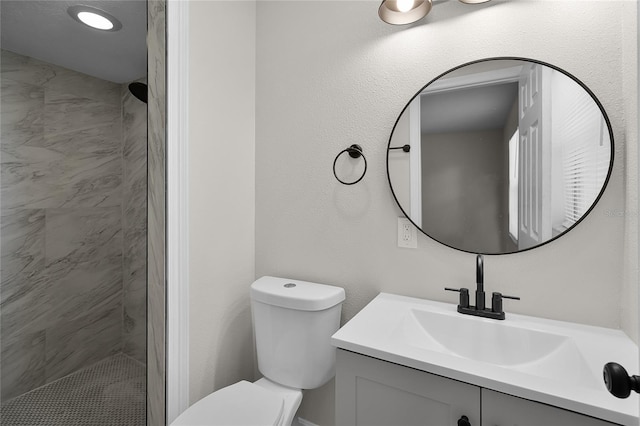 1011 W 13th St, Lakeland, FL 33805 - full bathroom featuring vanity and tiled shower