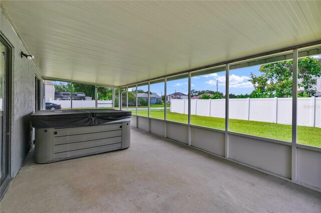 845 Valnera Ct, Kissimmee, FL 34758 - unfurnished sunroom featuring a jacuzzi