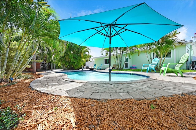 231 Ocean Blvd, Satellite Beach, FL 32937 - outdoor pool with a patio area