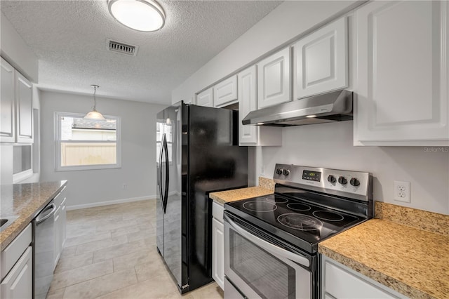 879 Tamerlane St, Deltona, FL 32725 - kitchen with stainless steel appliances, under cabinet range hood, a textured ceiling, white cabinets, and light countertops
