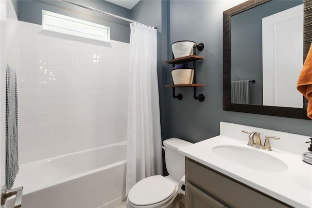 971 Braewood Dr, Clermont, FL 34715 - bathroom featuring vanity and shower / bath combo
