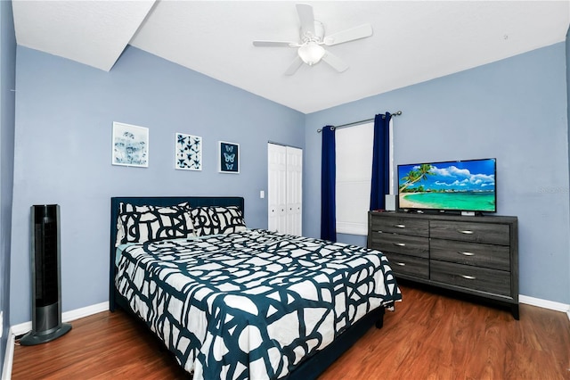 5566 Metrowest Blvd Unit 10, Orlando, FL 32811 - bedroom with wood finished floors, a closet, and ceiling fan