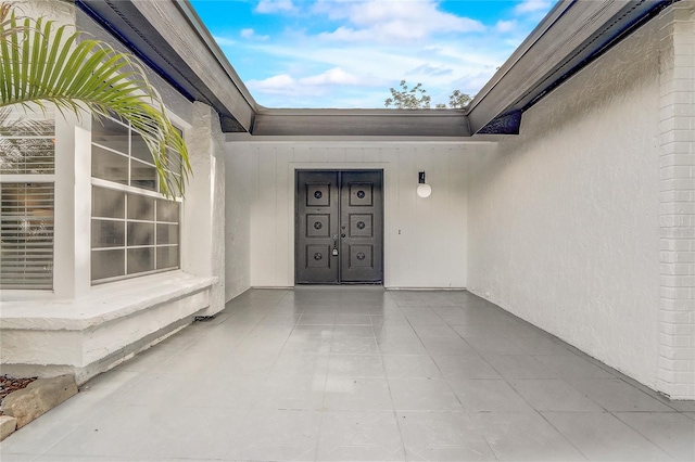 1921 Heathwood Dr, Winter Park, FL 32792 - view of exterior entry with stucco siding