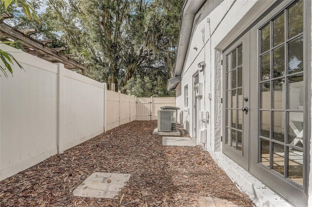 1921 Heathwood Dr, Winter Park, FL 32792 - view of fenced backyard