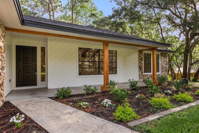 643 Princewood Dr, Deland, FL 32724 - view of exterior entry with a porch