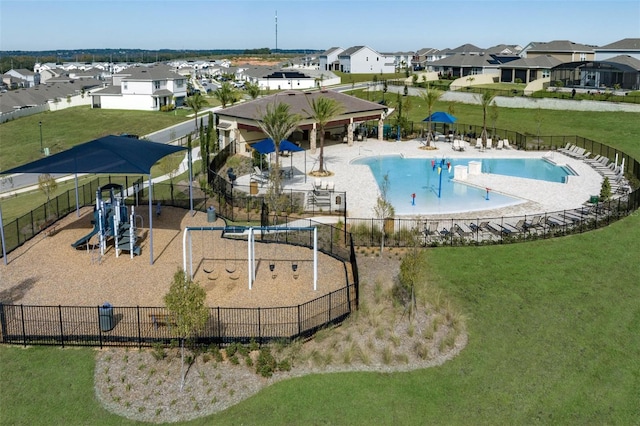 14568 Crestavista Ave, Clermont, FL 34714 - community pool featuring a residential view