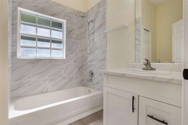 1065 Universal Rest Pl, Kissimmee, FL 34744 - full bath with  shower combination and vanity
