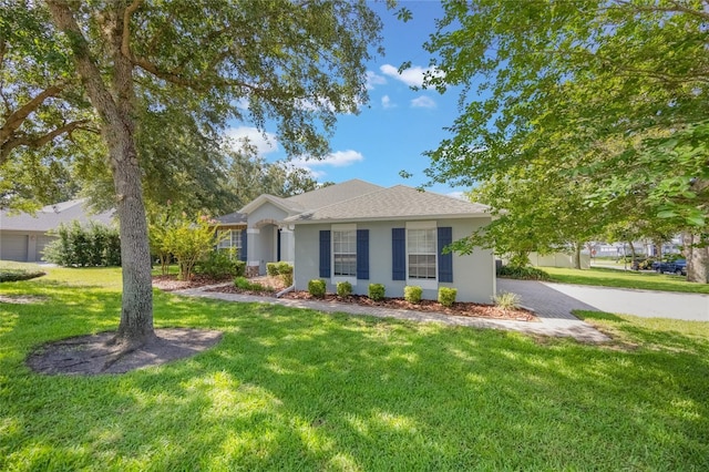 2782 Cedar Knoll Dr, Apopka, FL 32712 - single story home with stucco siding and a front yard