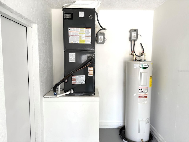 926 Freshmeadow Ct, Apopka, FL 32703 - utility room with water heater and heating unit