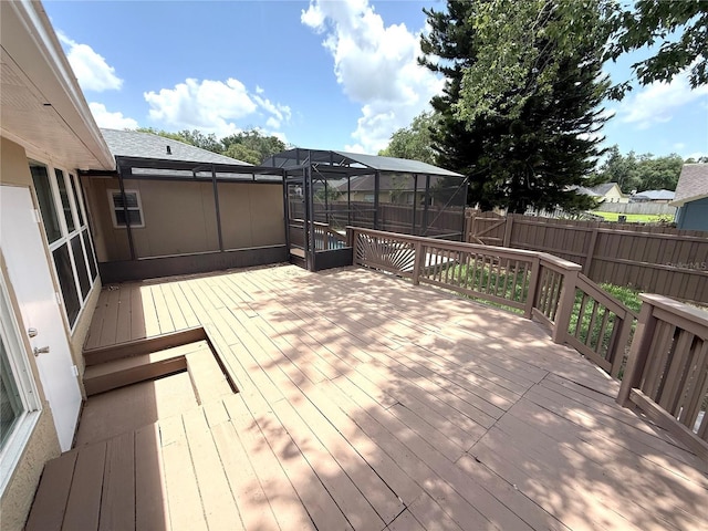926 Freshmeadow Ct, Apopka, FL 32703 - deck with a fenced backyard and a lanai