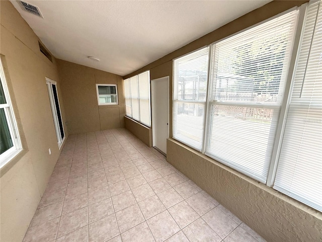 926 Freshmeadow Ct, Apopka, FL 32703 - unfurnished sunroom featuring vaulted ceiling