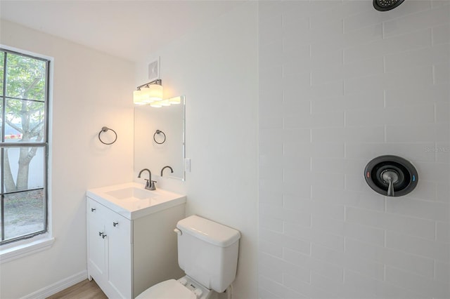 4800 Reginald Rd, Orlando, FL 32829 - full bath with a tile shower and vanity