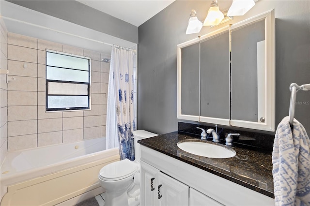 3220 Cardigan Ct, Orlando, FL 32812 - full bath featuring vanity and shower / bath combo with shower curtain