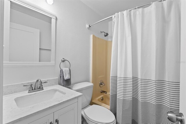 705 Ibis Ave, Deltona, FL 32738 - full bath featuring vanity and shower / tub combo