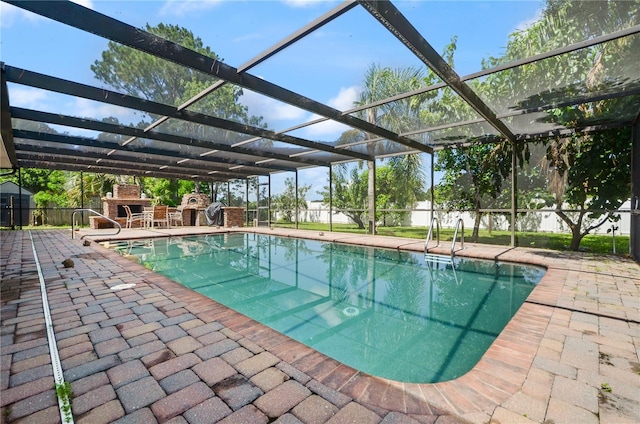 209 7th St S, Haines City, FL 33844 - swimming pool with a patio area