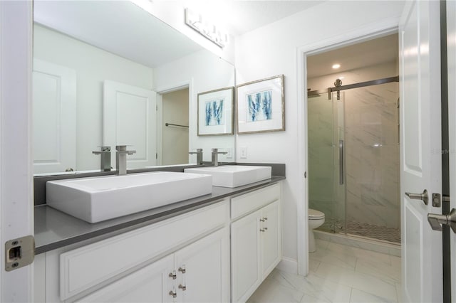1097 Trappers Trail Loop, Davenport, FL 33896 - full bath featuring marble look tile flooring, double vanity, and a marble finish shower