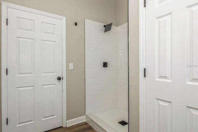 1660 Justin Matthew Way, Saint Cloud, FL 34771 - bathroom with tiled shower and wood finished floors