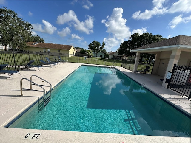 1470 Daniels Cove Dr, Winter Garden, FL 34787 - community pool with a patio area