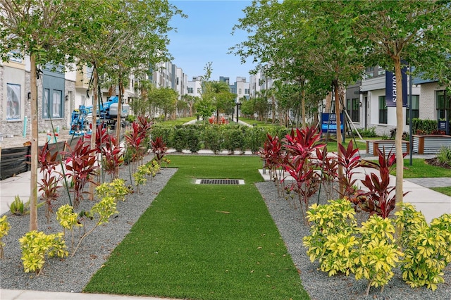 2018 Packing District Way, Orlando, FL 32804 - view of grassy yard with a residential view