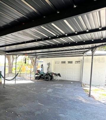 9148 Oakwood Dr, Lake Wales, FL 33898 - view of garage