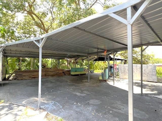 9148 Oakwood Dr, Lake Wales, FL 33898 - view of vehicle parking