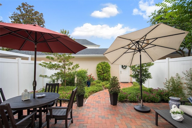4709 Fox St, Orlando, FL 32814 - view of patio / terrace with outdoor dining space