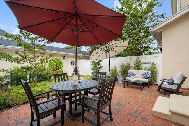 4709 Fox St, Orlando, FL 32814 - view of patio / terrace featuring outdoor dining area and outdoor lounge area
