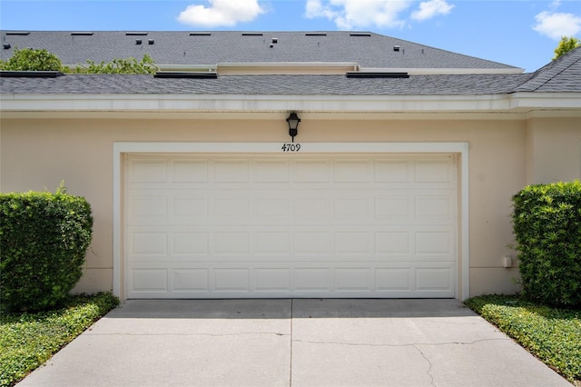 4709 Fox St, Orlando, FL 32814 - garage with driveway
