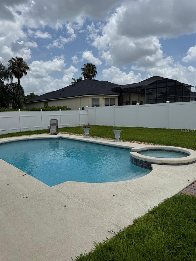 5040 Rock Rose Loop, Sanford, FL 32771 - view of swimming pool with a pool with connected hot tub