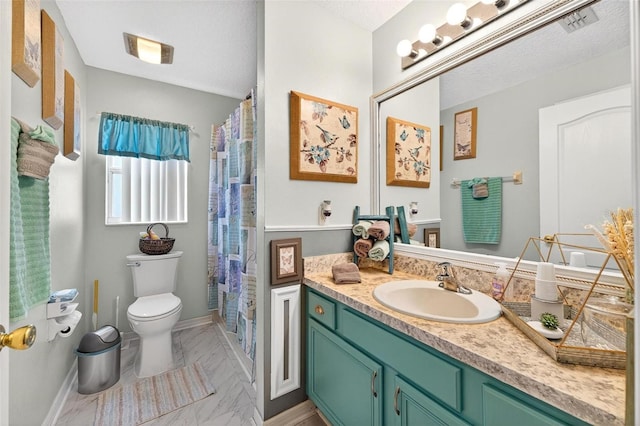 544 Lake Sumner Dr, Groveland, FL 34736 - full bath featuring vanity, marble look tiles, and a shower with curtain