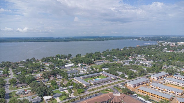 1100 E Caroline St Unit 204, Tavares, FL 32778 - view of property location featuring a large body of water