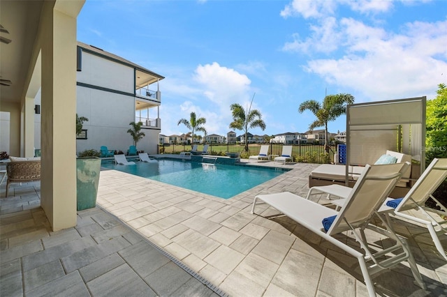 1526 Euston Dr, Reunion, FL 34747 - view of swimming pool with a patio and a pool with connected hot tub