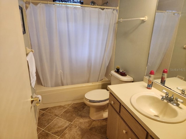 1626 Willow Run, Sebring, FL 33872 - bathroom with shower / bathtub combination with curtain, vanity, and tile patterned floors