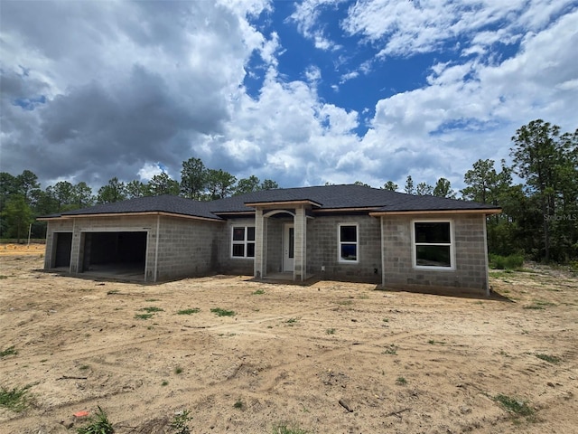 12756 SW 80th St, Dunnellon, FL 34432 - view of front facade with a garage